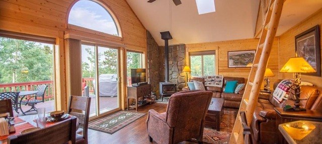 Beautiful Relaxing Home in Warm Springs Ranch - Misty Mountain Hideaway in Fairplay