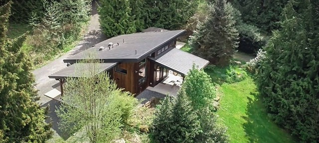 Bellingham Meadows- with hot tub and king size bed in Whatcom County