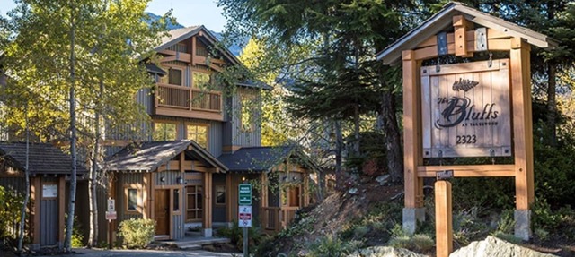 BLUFFS 6 | 3 Bed 2 Bath Townhouse | Ski-In/Out | Breathtaking Views | Hot Tub in Whistler