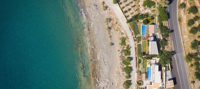 Boutique Villa Thalassa, next to the sea, infinity pool in Ferma