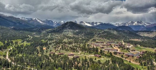 Breathtaking Views at Villa Mir in Estes Park