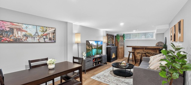 Bright & Modern 2BR Basement Suite w/Rustic Bar & Private Entrance in Kingston
