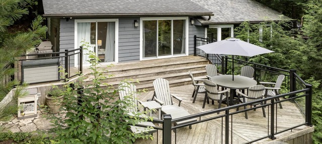 Bright & Modern 4 bdrm cottage on Lake Joe! Boatport + Bunkie! All Day Sun! in Mactier
