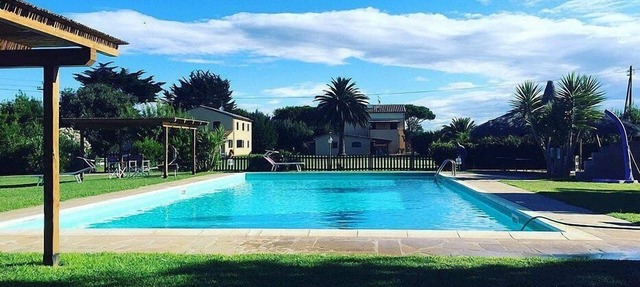 Casa Aneto A: A welcoming apartment surrounded by the greenery, with Free WI-FI. in Castagneto Carducci