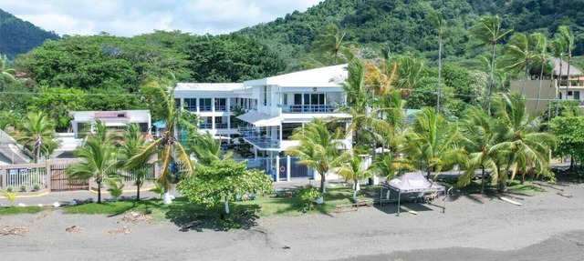 Casa Nine Private Oceanfront Pool Beach in Jacó