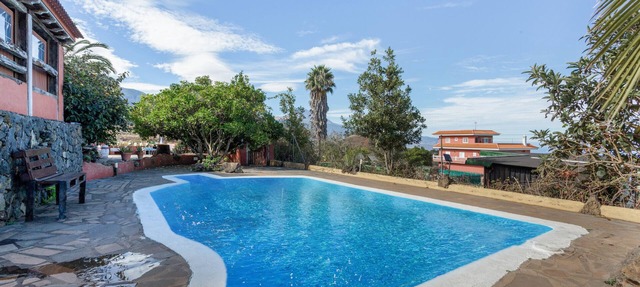 Casa Rural Suerteluna with Sea Views, Private Pool and Wi-Fi in La Matanza de Acentejo