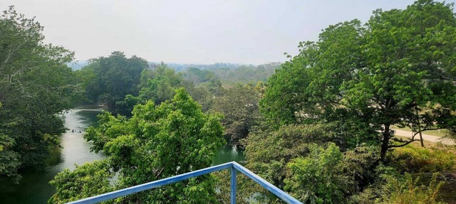 Charming studio with views of the Mopan River in peaceful Bullet Tree Falls in Bullet Tree Falls