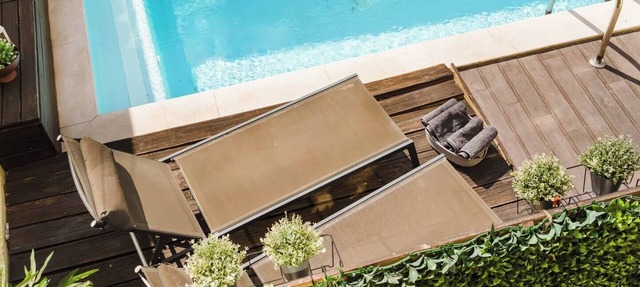 Chiado Gem: Private Pool & Patio Retreat in Lisbon