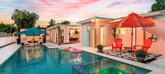 Chic Villa, Heated Pool & spa, Brickell, sleeps 12 in Miami