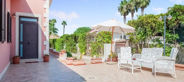 Comfortable Holiday Home in Noto near Sea in San Lorenzo