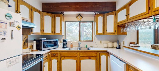 Conveniently located home with hot tub and amazing views in Tabernash