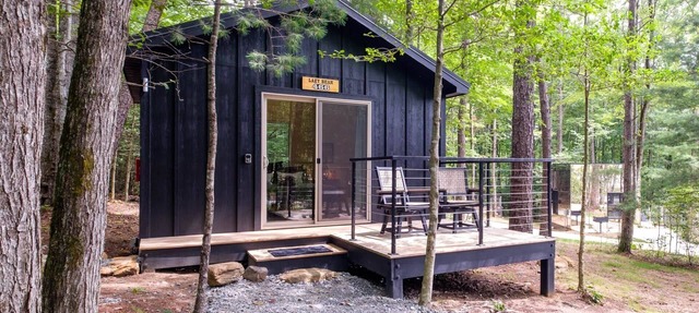 Couples’ Glamping Cabin - Lazy Bear in Transylvania County