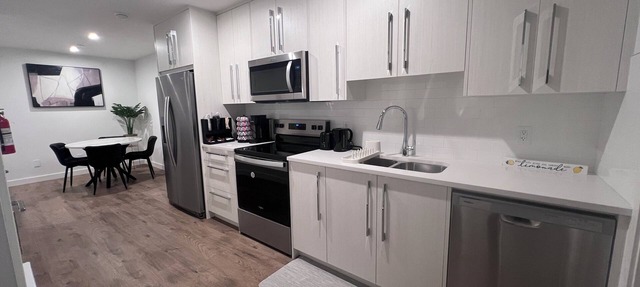 Cozy guest suite, walking trails, mins from Canada Olympic Park & Banff in Calgary