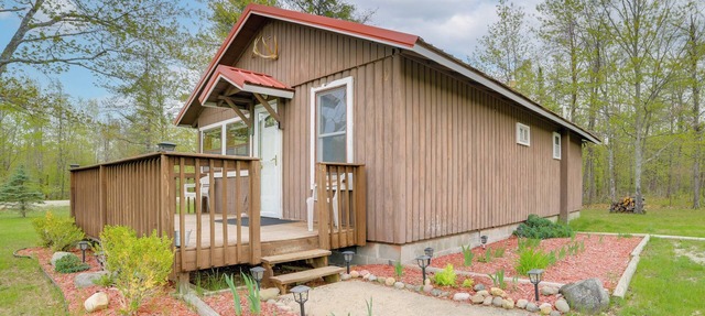 Cozy Onaway Vacation Rental w/Deck & Fire Pit! in Onaway