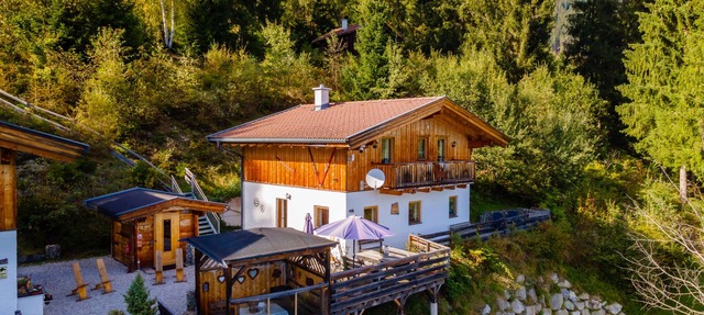 Detached chalet with sauna with fantastic mountain panorama in Piesendorf