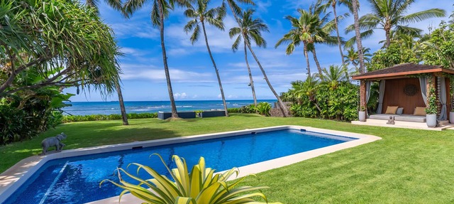 Diamond Head Beachfront Estate by Gather: Luxury Oceanfront w/Heated Pool in Honolulu