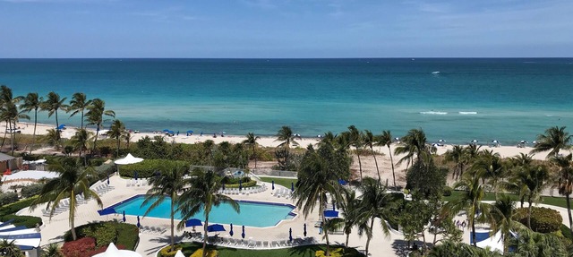 Direct sea views! in Miami