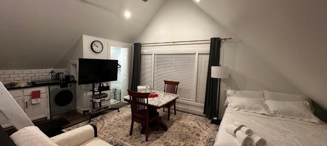 Dream Comfy Studio in Saskatoon