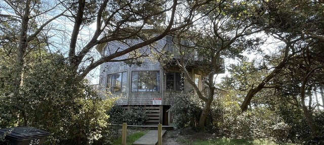 Dune Rose Oceanfront Home, Dog Friendly, Great Ocean Views! in Avon