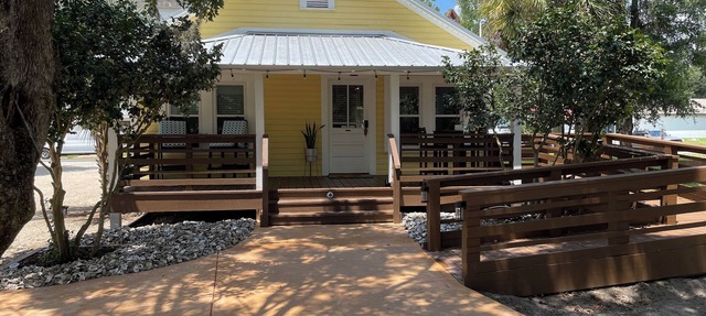 Enjoy Crawfordville at the Courtyard’s Oyster Cottage in Crawfordville
