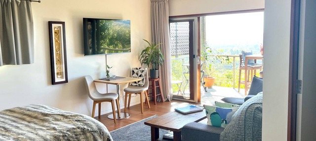 Escape to Bangalow, Byron Hinterland accommodation with stunning views in Newrybar