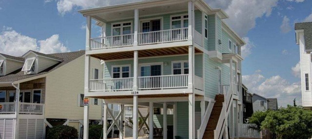 Experience seaside charm at "Welcome Home" in Holden Beach, a spacious 4BR retreat! in Holden Beach