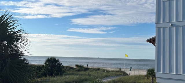 Fantastic Beach views, Great house & just steps until your feet are in the sand! in Indian Pass