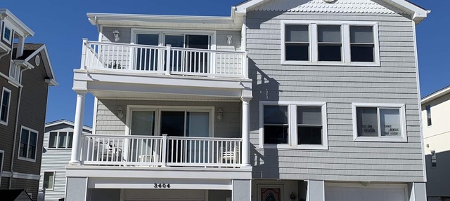 Fantastic Home! Five Star Rating! Steps to Beach (see video). Centrally Located. in Beach Haven