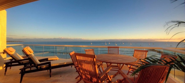 Farito Beachfront Penthouse, Surf & Paddle Board. in Punta de Mita