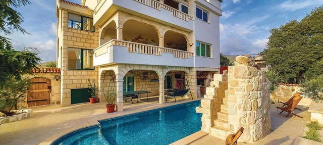 Gorgeous home in Trogir with sauna in Trogir