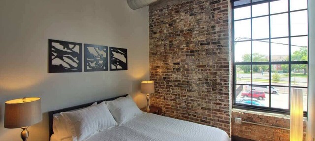 Gorgeous Ultramodern 2BR Corner Loft + Workspace in Saint Louis