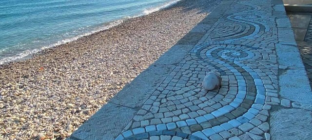 Villa Actaea-house on the waves in velanidia ormos marathokampos