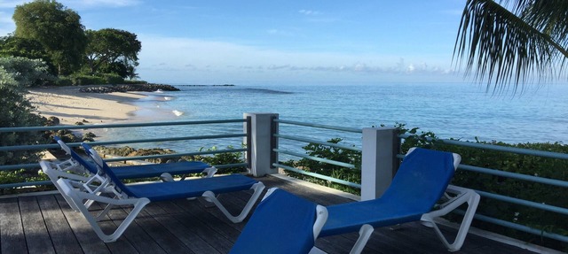 Ground Floor Apt with garden only 3 mins walk to Beach and Beach Club in Holetown