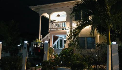 HCeas Villa Compound is 5 minutes from the airport and beaches in Crown Point
