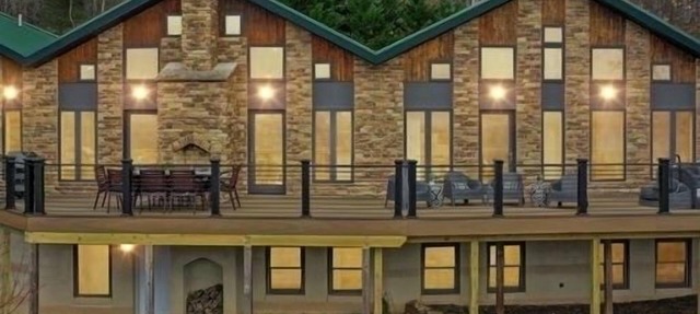 🍁Heavenly SUNSET Fall Foliage VIEWS🌻Ultimate Family Getaway🍁Hot Tub🌻Campfires🍁 in Berkeley Springs