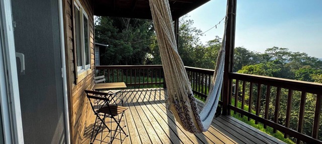 House On The Hill majestic ocean view walking distance to beach and restaurants in Roatan