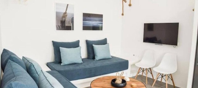 Joy’s Apartment in Milos