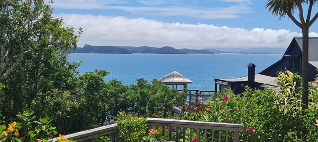 'LA CASITA' in the beautiful Bay of Islands in Long Beach (Russell)