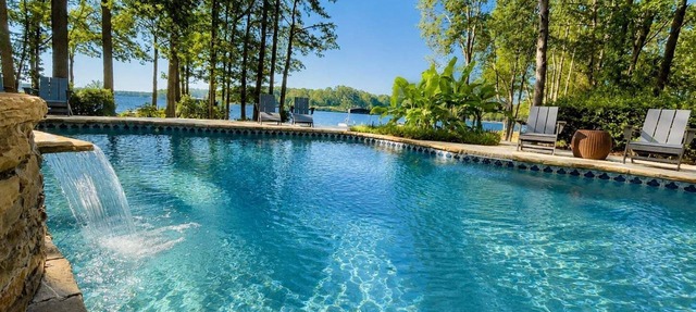 Lakefront Home on Lake Oconee with Salt Water Pool and Hot Tub in Eatonton