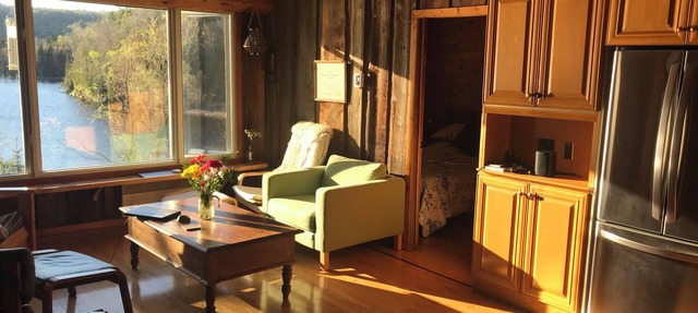 Lakefront + ski - 3 bedrooms Chalet with a view in Saint-Côme