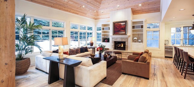 Large 5-bedroom house with AC in Aspen Core, 3 blocks to gondola in Aspen