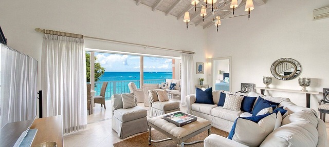 *Luxury 4Bed/4Bath Beachfront Villa – Panoramic Ocean Views, Prime Location* in Holetown