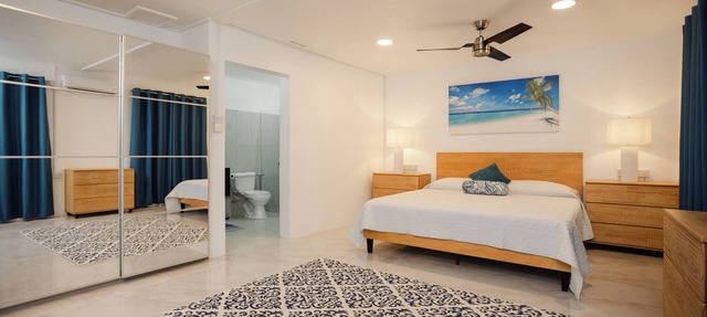 Modern Luxury 2-bedroom apartment in Villa with Ocean Views and Private Patio in Kingstown