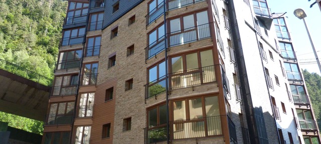 New nice apartment with private garage, 400m from Funicamp in ENCAMP in Encamp