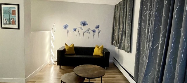 Newly renovated 2 bedroom condo with indoor pool in Calgary