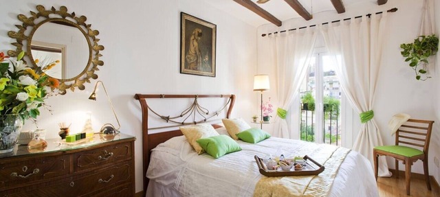 NICE AND COMFORTABLE APARTMENTS NEAR TO THE RAMBLAS in Barcelona