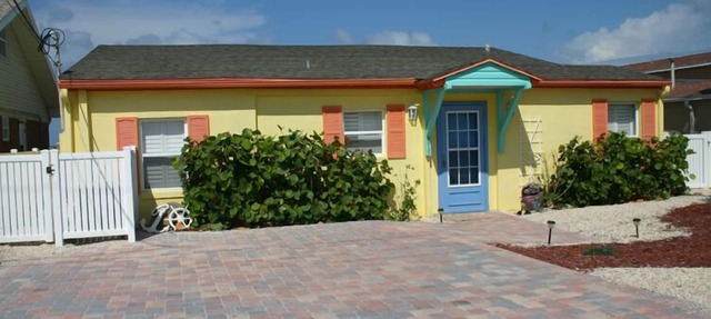 North Beach Direct Beachfront Home with Patio and Grill in New Smyrna Beach