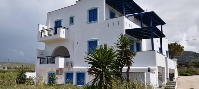 PALMOS spacious, SELF CATERING apartment near 3 natural beaches of Naxos in Naxos
