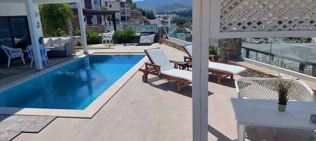 Panoramic view - modern apartment with large private pool area, beach 1km in Bodrum - Peksimet