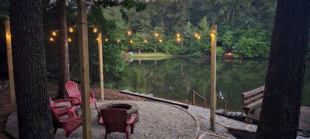 Peaceful chalet - *new* private beach, WIFI, kayaks in Innsbrook